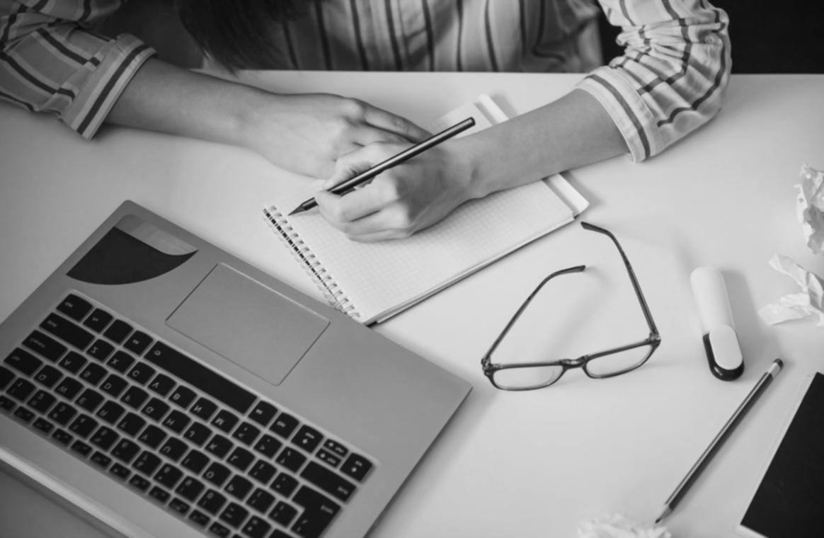 Team bei Workshop-Vorbereitung